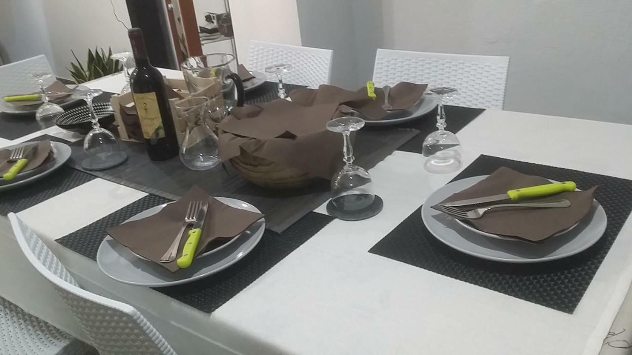 Casa Del Cicloturista Apartman Santadi Kültér fotó